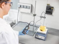 Testo 110 - App bağlantılı, NTC ve Pt100 sıcaklık ölçer